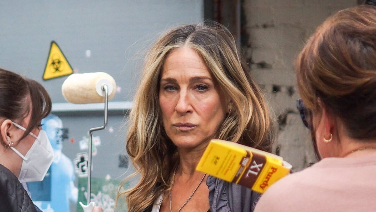 Sarah Jessica Parker am Set des "Sex and the City"-Spin-offs "And Just Like That...". © imago/ZUMA Wire