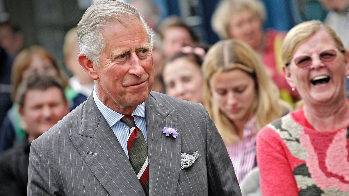 Prinz Charles ist selbst schon 73 Jahre alt. © Peter Rhys Williams/Shutterstock