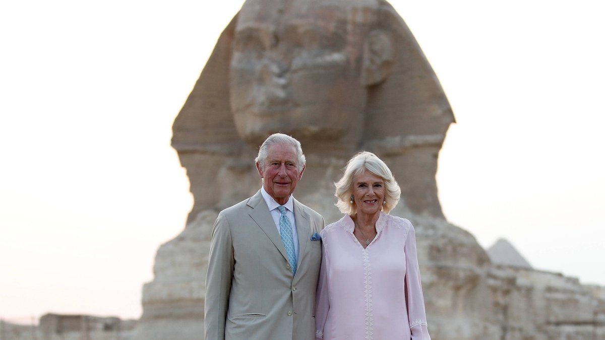 Prinz Charles und Herzogin Camilla während ihres letzten Afrika-Besuchs im November 2021 in Ägypten.. © imago images/ZUMA Press