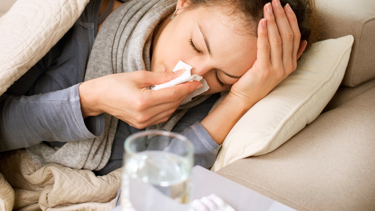 Mit ein paar einfachen Tricks werden Sie Ihre Erkältung schneller los.. © Subbotina Anna/Shutterstock.com