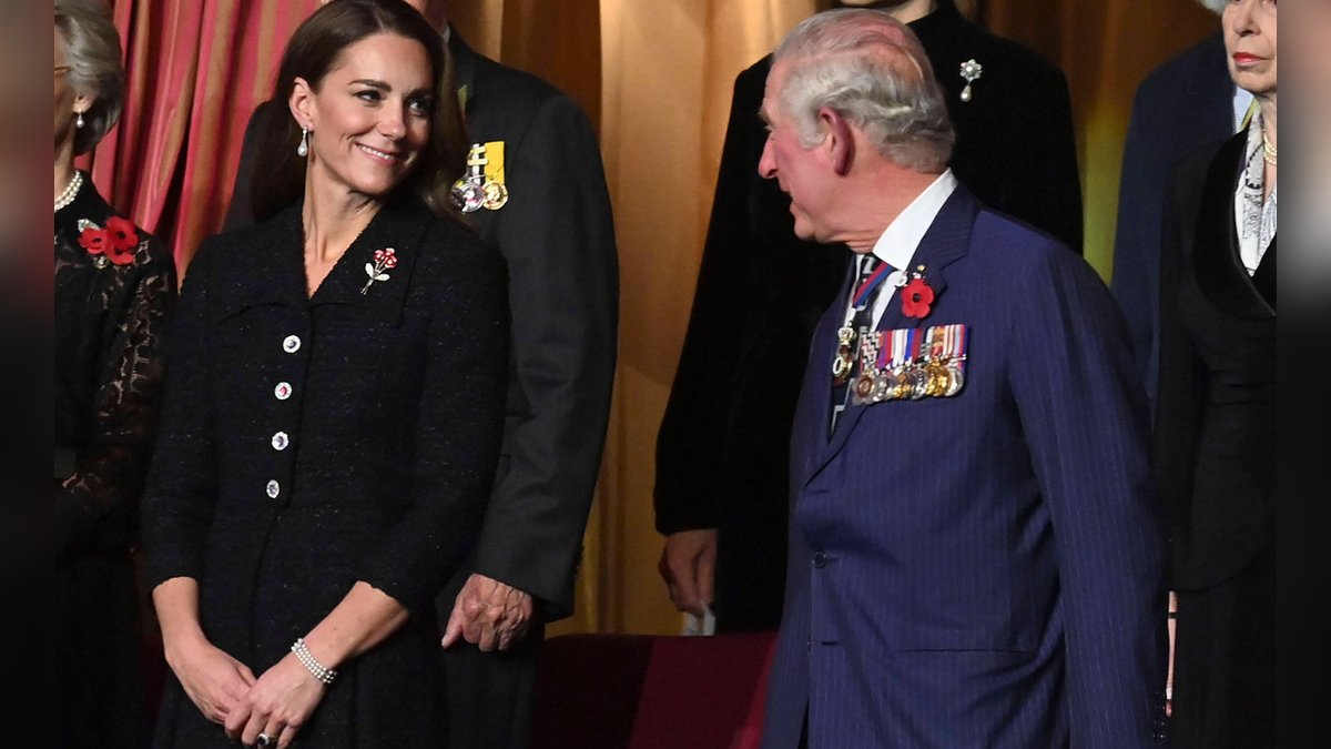Herzogin Kate neben Prinz Charles in der Royal Albert Hall.. © imago images/i Images