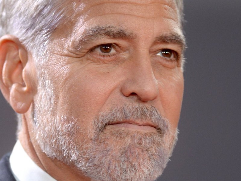 George Clooney gibt sich nachdenklich.. © imago images/Matrix