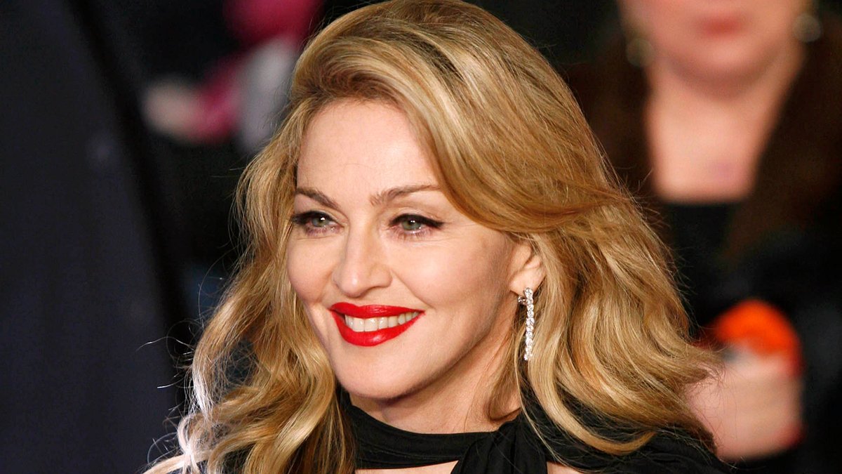 Madonna hat ihre erotischen Bilder mit einer kleinen Änderung wieder online gestellt.. © RC2/Xposure/starmaxinc.com/ImageCollect/ImageCollect