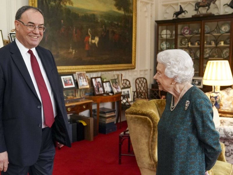 Queen Elizabeth II. hat den Leiter der britischen Zentralband empfangen.. © imago/ZUMA Press