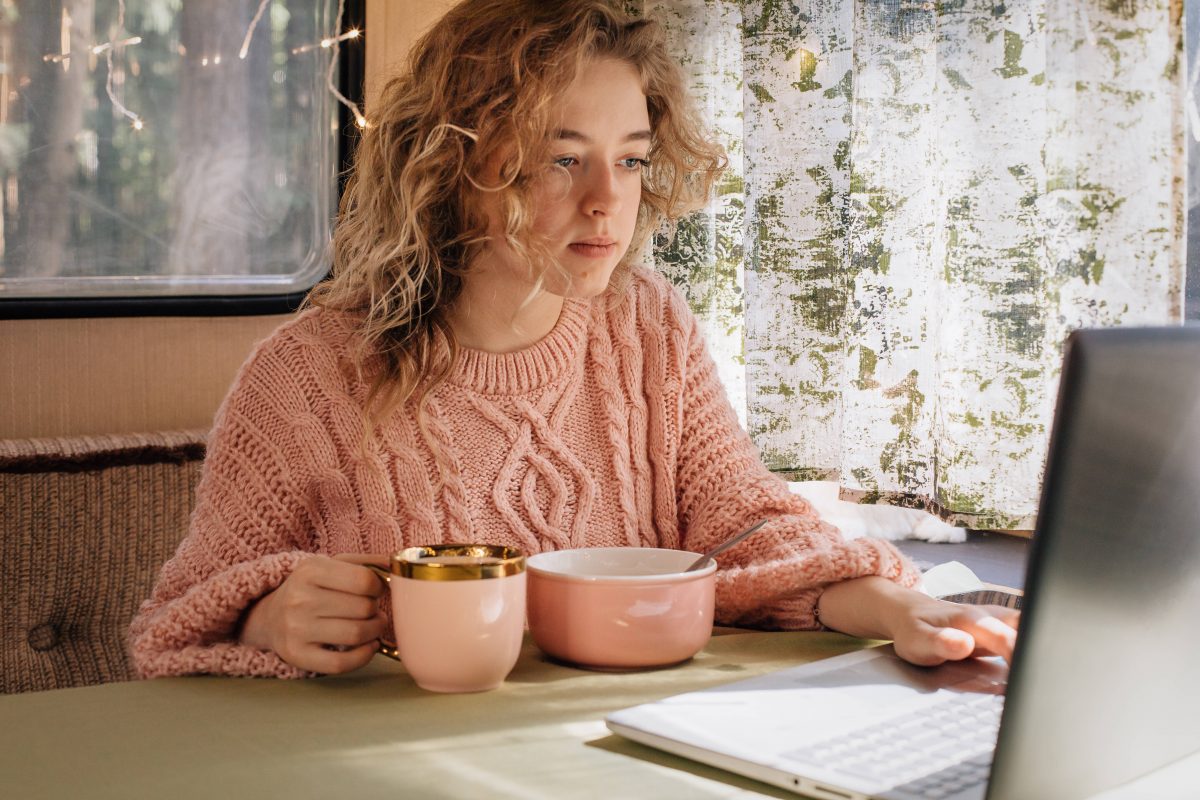 Werkstudent Arbeitszeit So viele Stunden darfst du arbeiten wmn