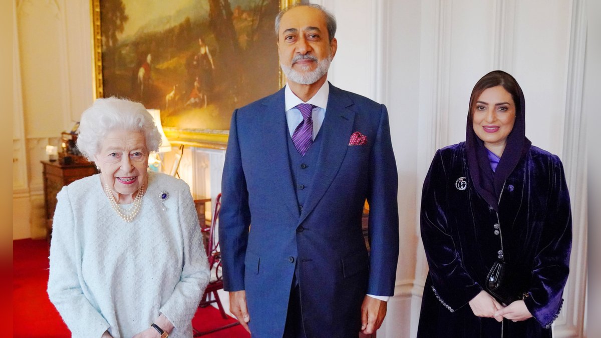 Queen Elizabeth II. empfängt den Sultan von Oman auf Schloss Windsor.. © imago/ZUMA Press
