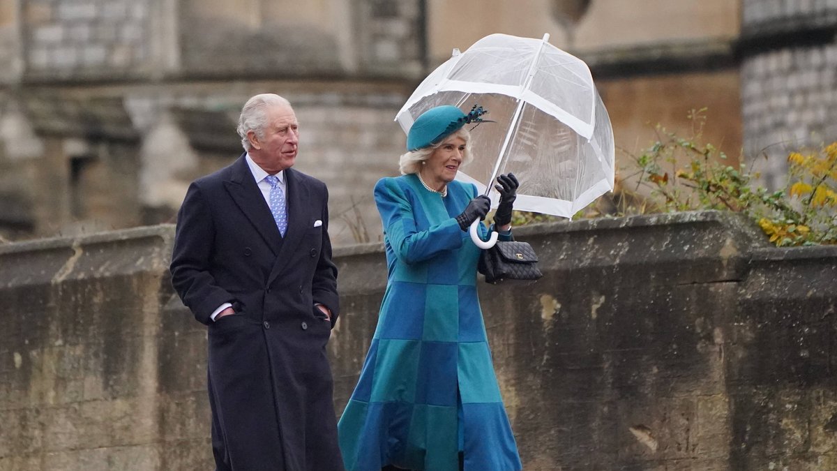 Prinz Charles und Herzogin Camilla am 1. Weihnachtsfeiertag in Windsor.. © imago/ZUMA Press