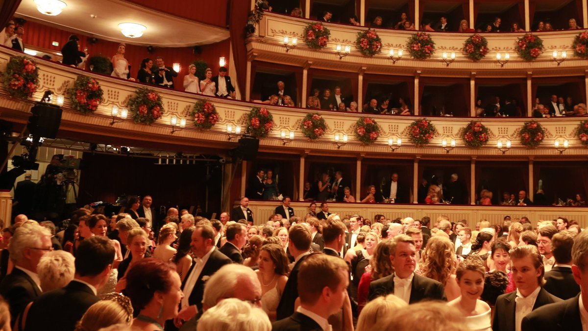 Die Corona-Pandemie zwingt den alljährlich stattfindenden Wiener Opernball erneut in die Knie.. © imago/SKATA