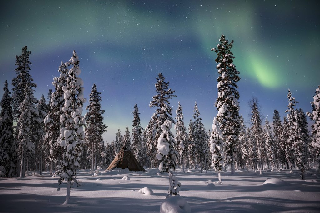 Urlaub über Weihnachten Nordlichter Polarlichter Finnland Schnee