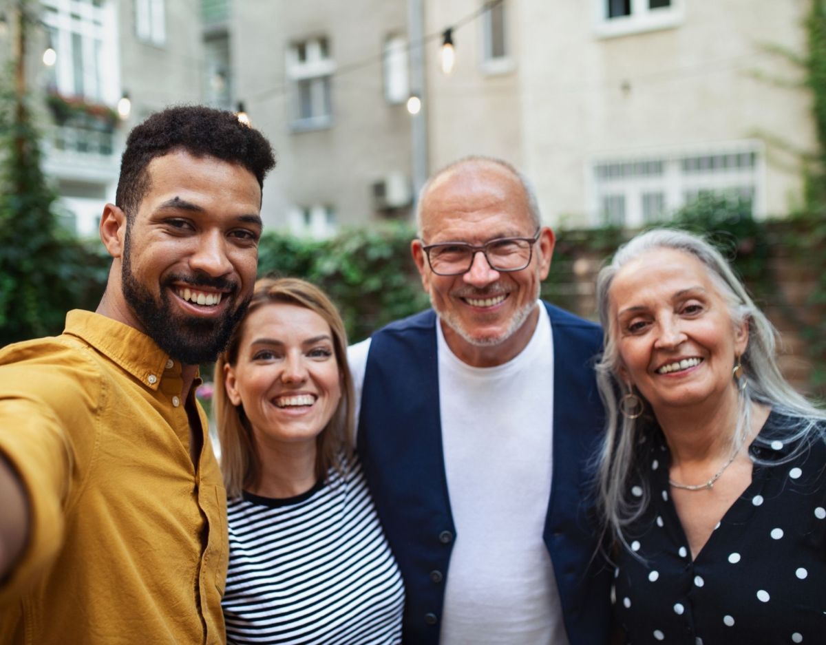 Familie lernt Partner kennen
