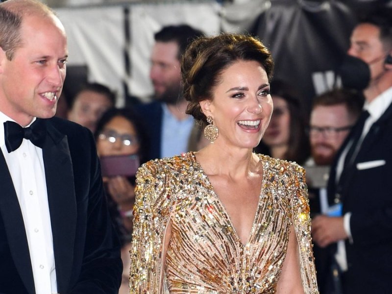 Prinz William und Herzogin Kate in glamourösen Looks bei der Premiere von "Keine Zeit zu sterben".. © imago/PA Images