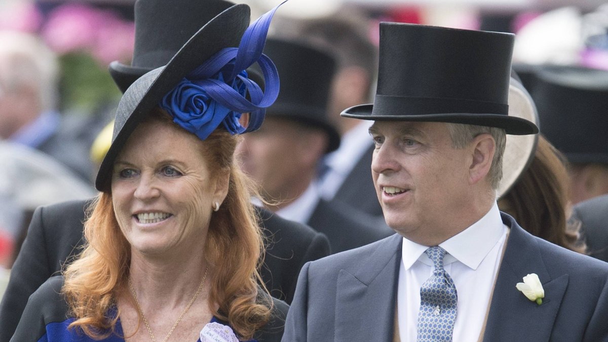 Herzogin Sarah und Prinz Andrew verstehen sich auch nach der Scheidung noch gut - hier waren sie 2015 gemeinsam in Ascot.. © imago images/Parsons Media/Ben Stevens/i Images