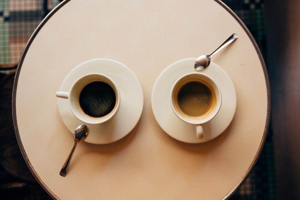 Kaffee tisch paar date trinken frühstück