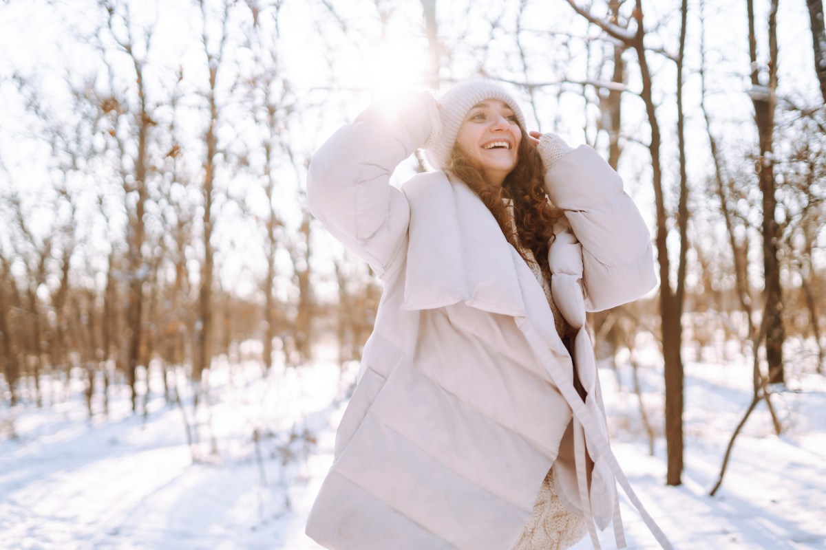 Frau Winter Sonne Schnee