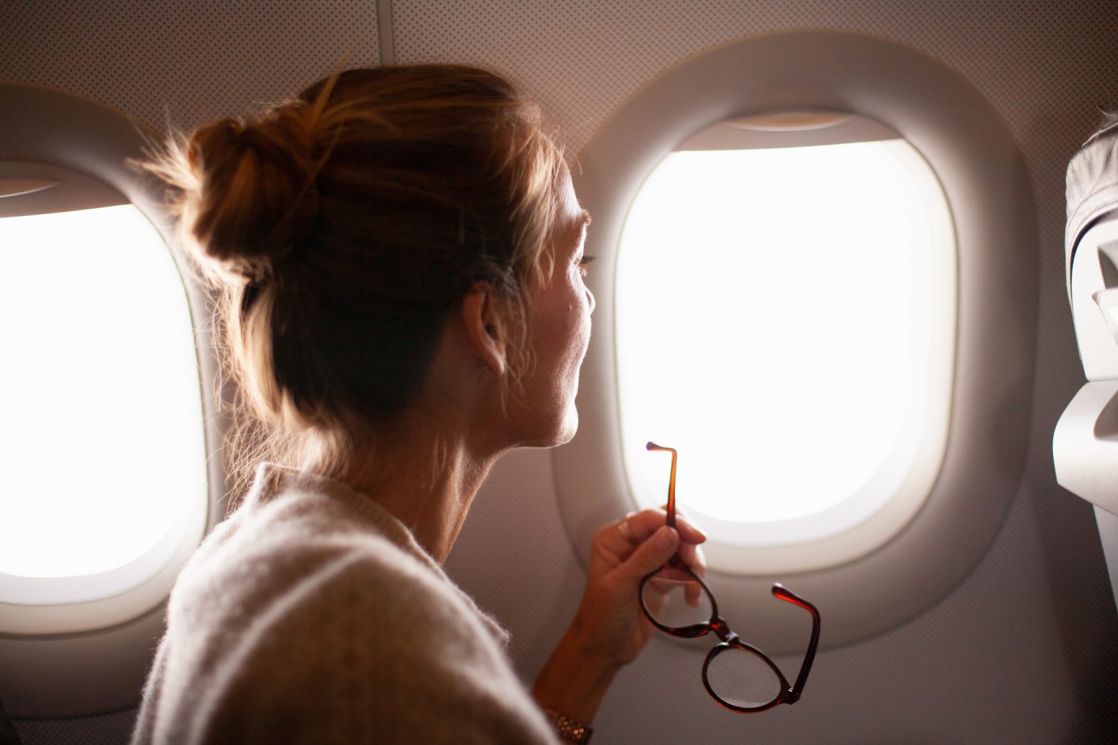 Mit diesen 5 Tipps kannst du endlich im Flugzeug schlafen wmn