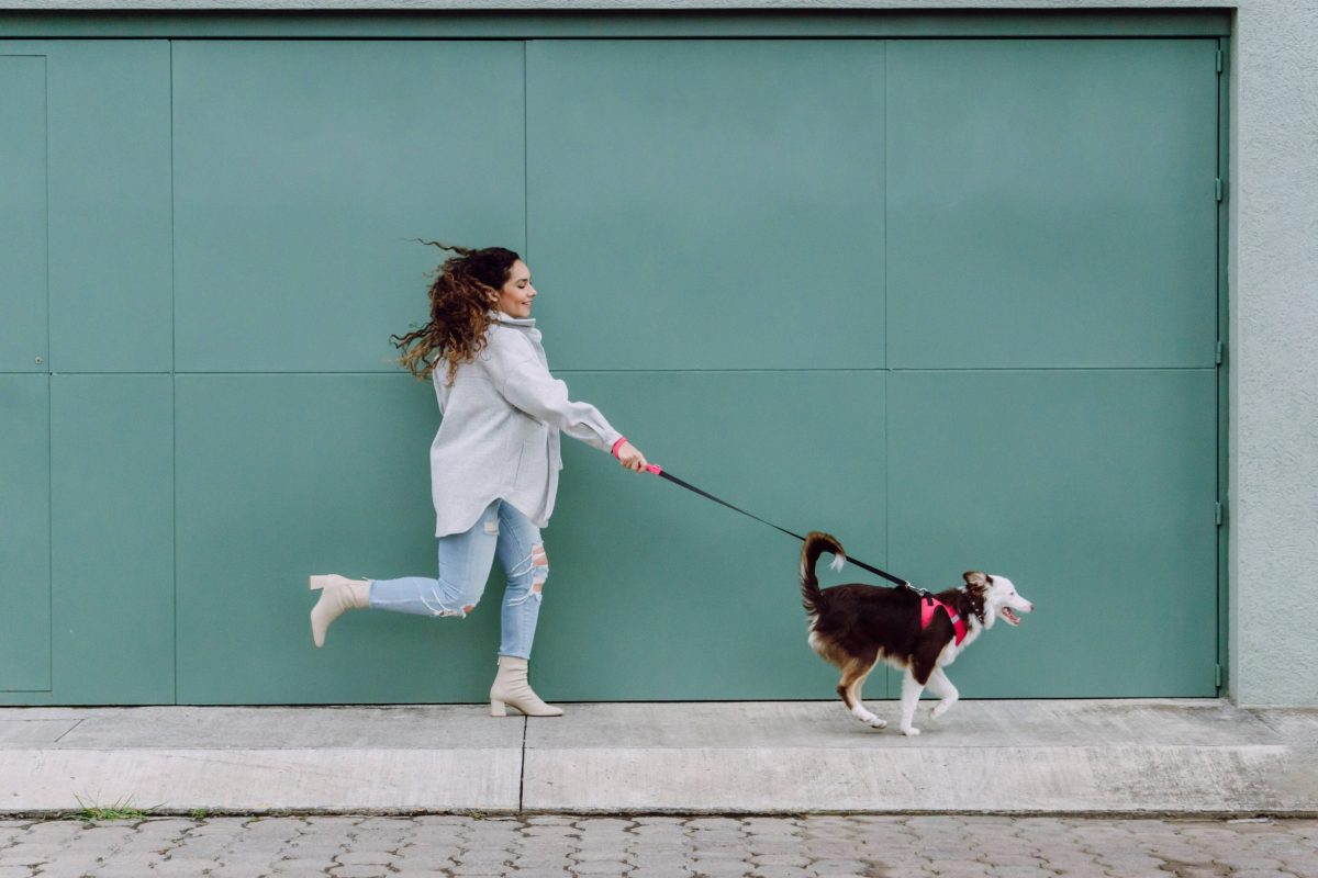 Frau mit Hund