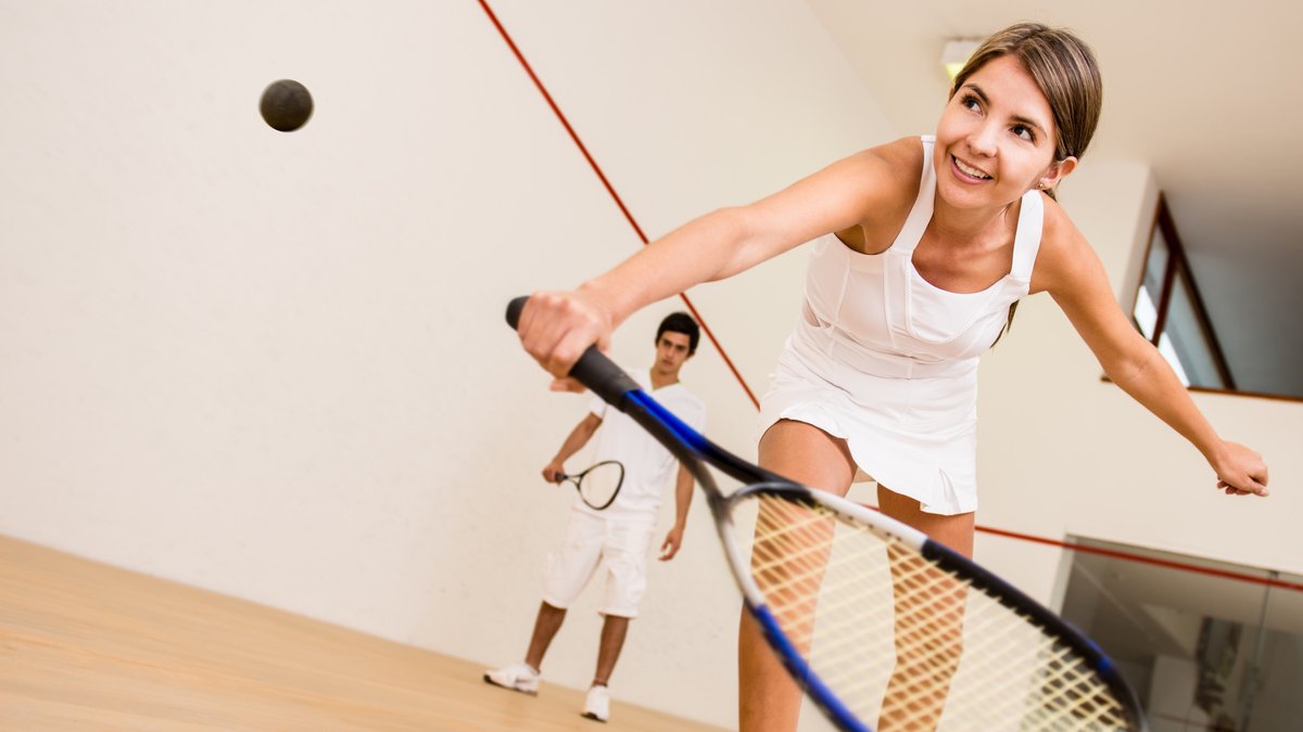 Spielend Kalorien verbrennen beim Squash.. © ESB Professional/Shutterstock.com