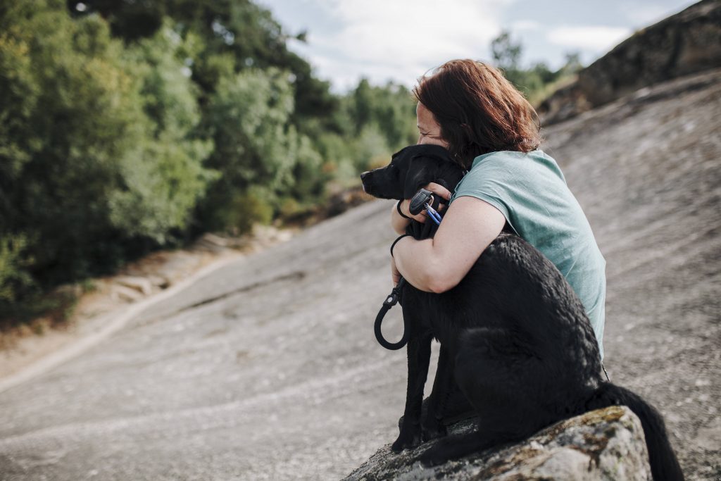 Frau mit Hund