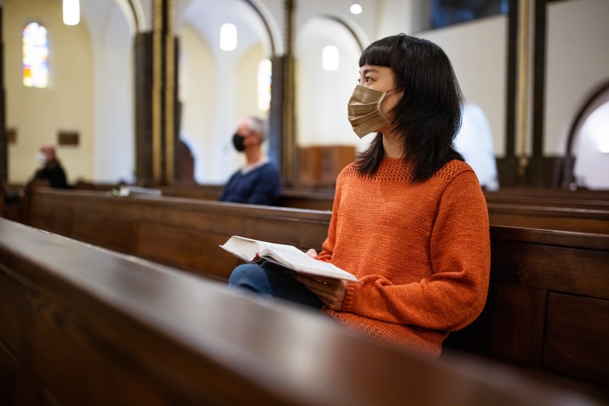 frau kirche maske