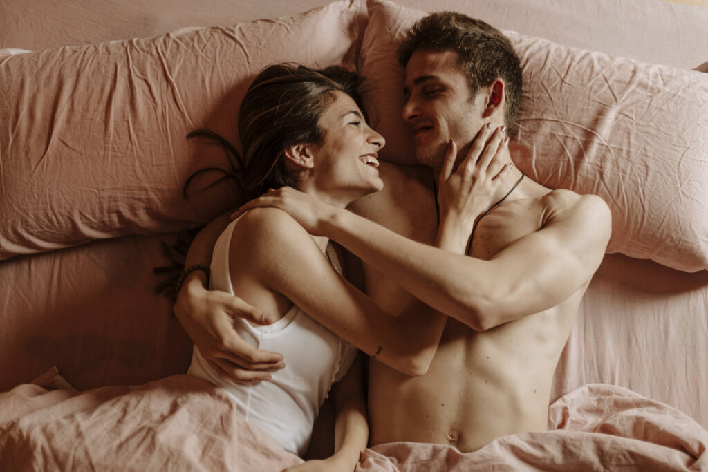 Paar Bett Sex Beziehung glücklich