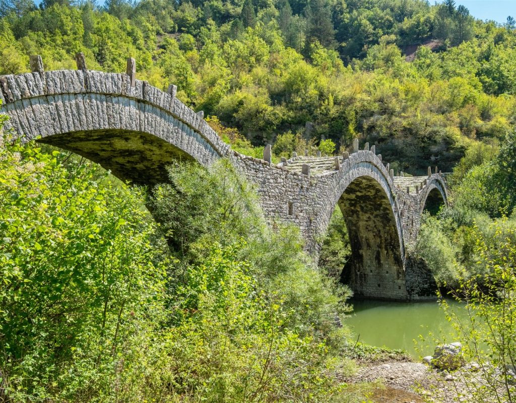 Reiseziele in Griechenland Zagori Brücken