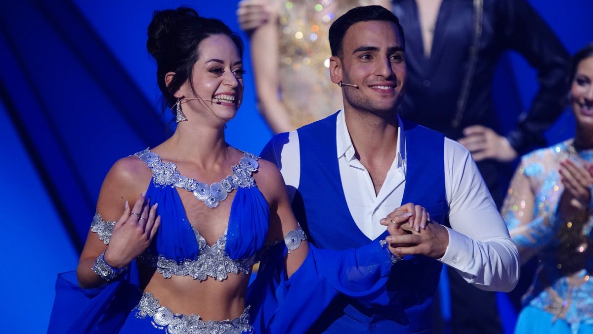 Timur Ülker und Malika Dzumaev bei "Let's Dance".. © RTL / Stefan Gregorowius