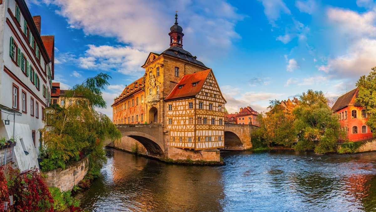 Bamberg zählt mit seiner historischen Altstadt zu den schönsten Orten Bayerns.. © Haidamac/Shutterstock.com