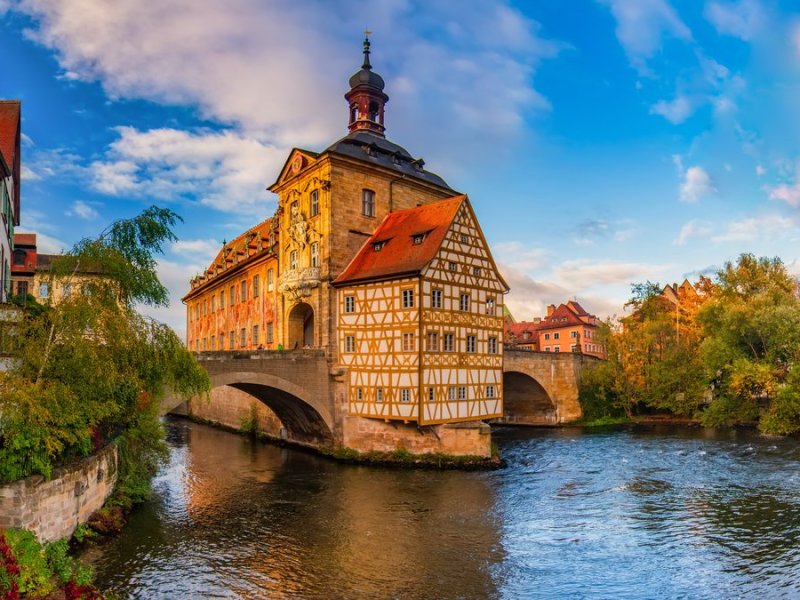 Bamberg zählt mit seiner historischen Altstadt zu den schönsten Orten Bayerns.. © Haidamac/Shutterstock.com
