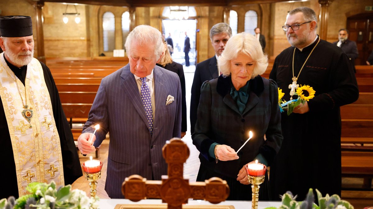Prinz Charles und Herzogin Camilla in der ukrainischen katholischen Kathedrale in London.. © imago/i Images