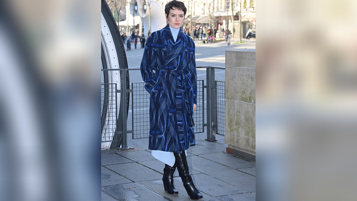Daisy Ridley auf dem Weg zur Fashion-Show von Stella McCartney.. © imago/PanoramiC