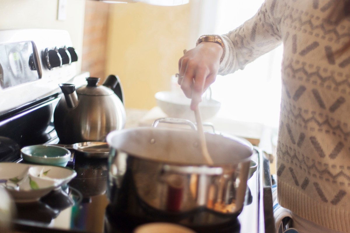 Frau kochen