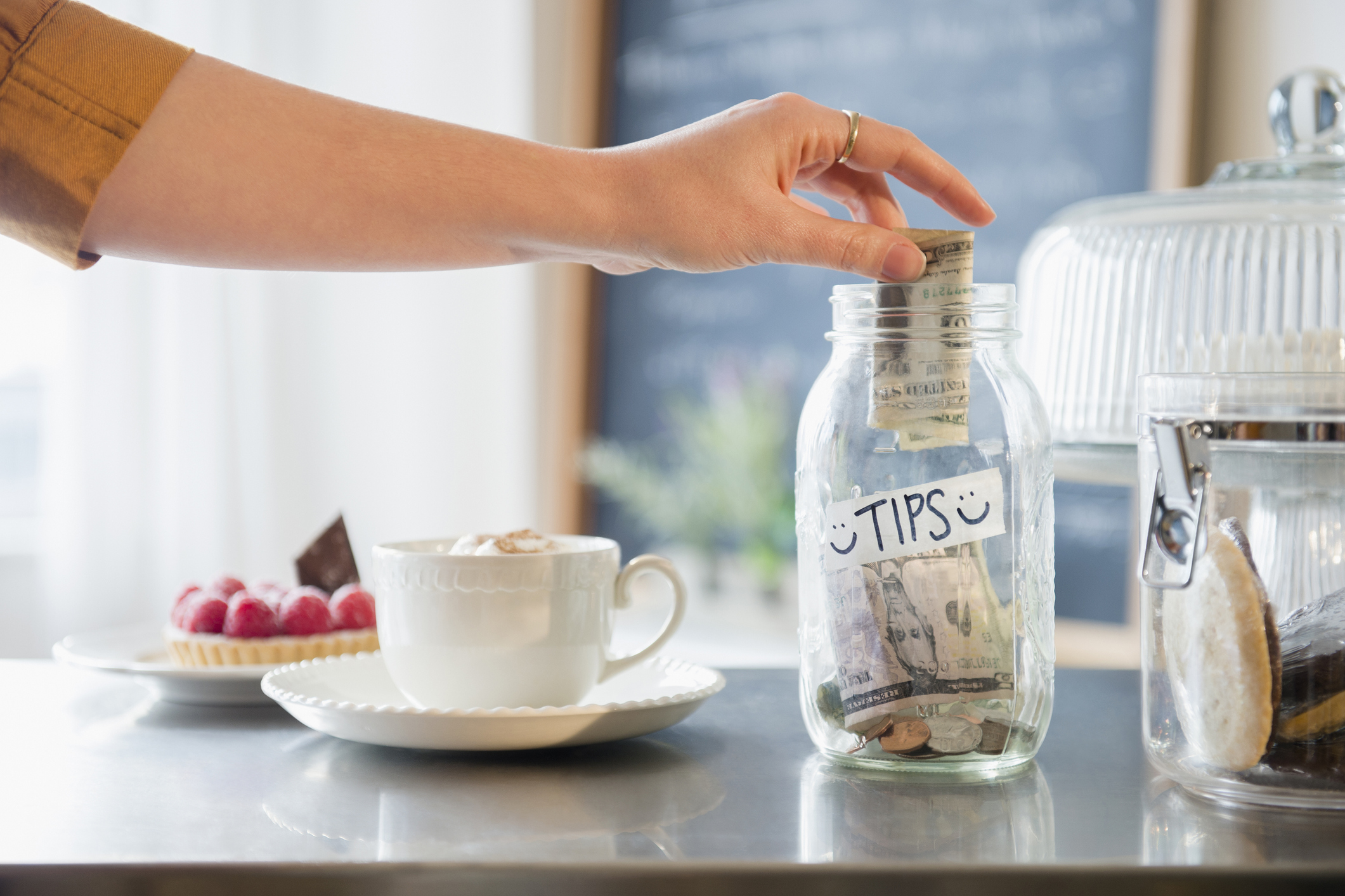 Trinkgeld im Urlaub In diesen Ländern darfst du kein Trinkgeld geben wmn