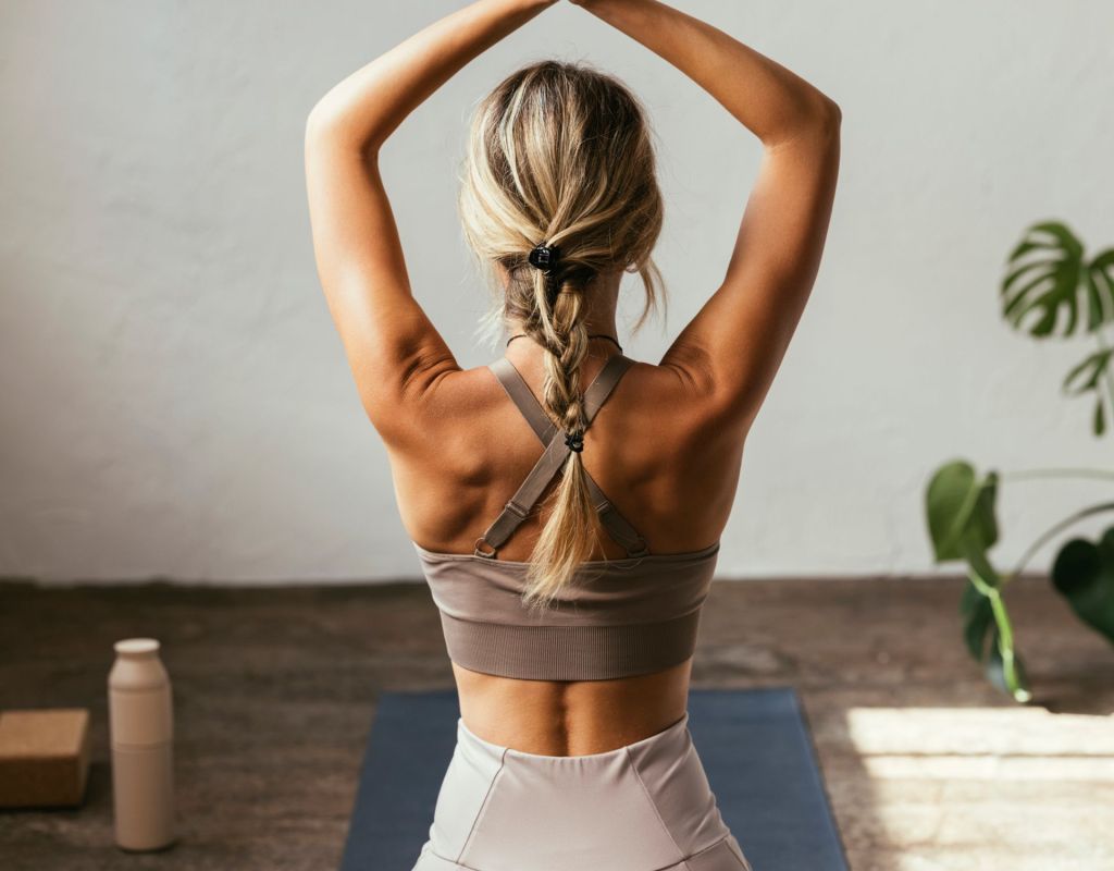 Rücken Frau Yoga Krafttraining Muskeln