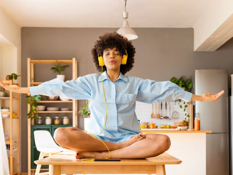 Frau Tisch Balance Musik