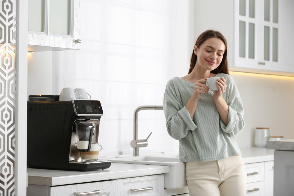 Frau Kaffee trinken