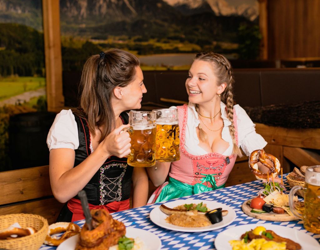 Frauen beim Oktoberfest