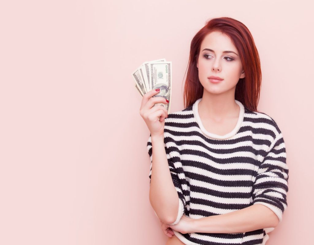 Frau mit Geld