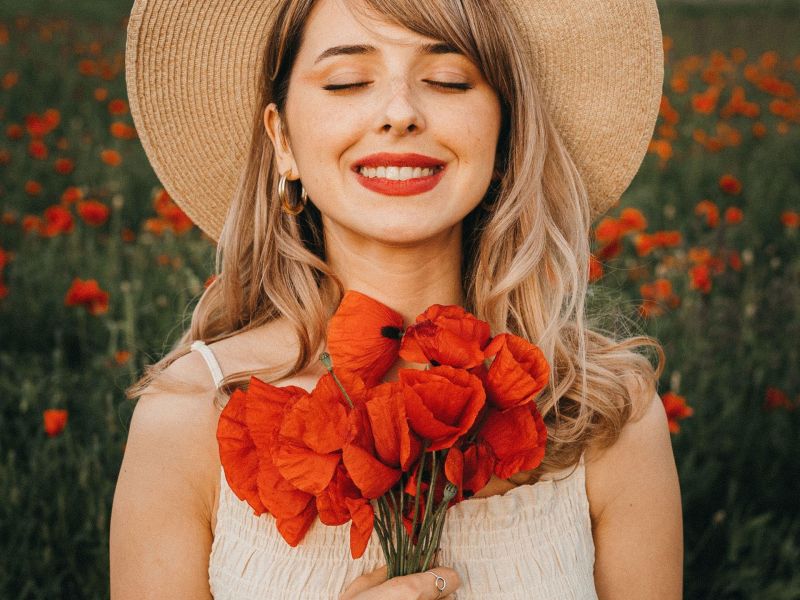 Frau mit Blumen