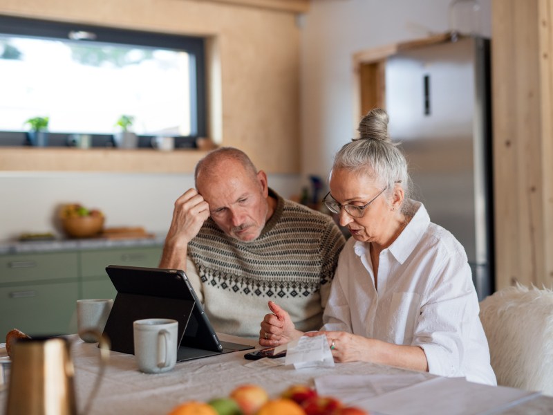 Renter-Paar checkt Finanzen