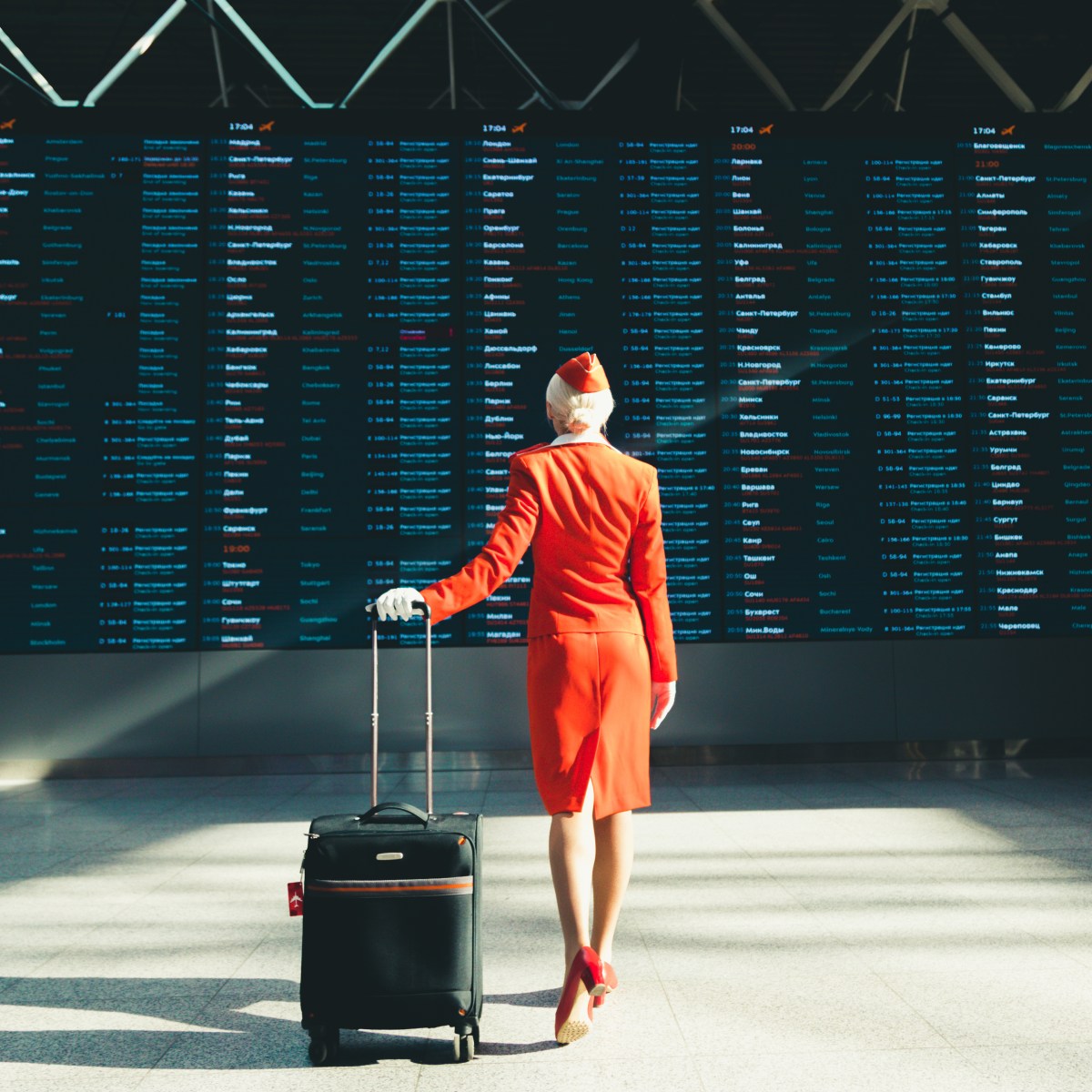 Gehalt als Stewardess: So viel zahlen dir die beliebtesten Airlines  