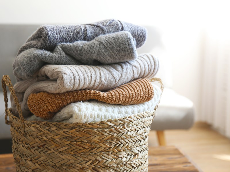 wolle pullover stapel waschen wäsche zuhause