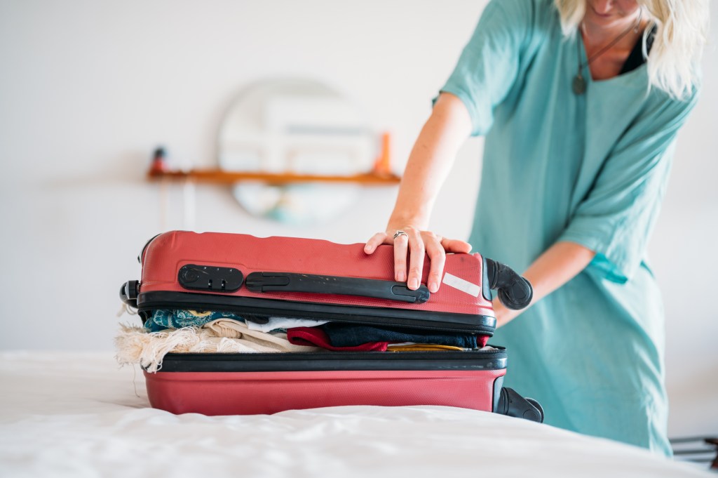 10 kg Koffer packen Frau