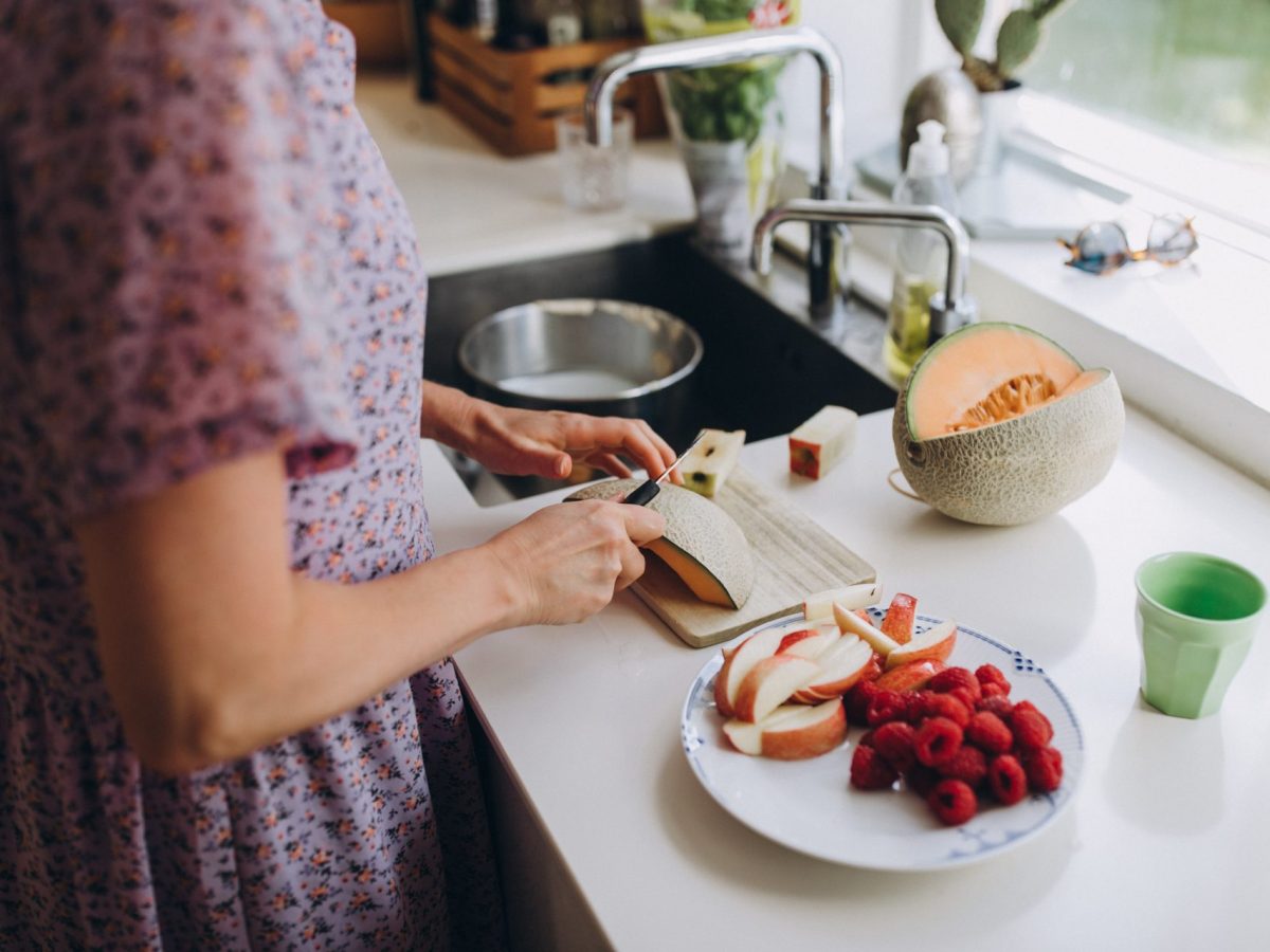 Darum solltest du Obst nicht als Nachtisch essen