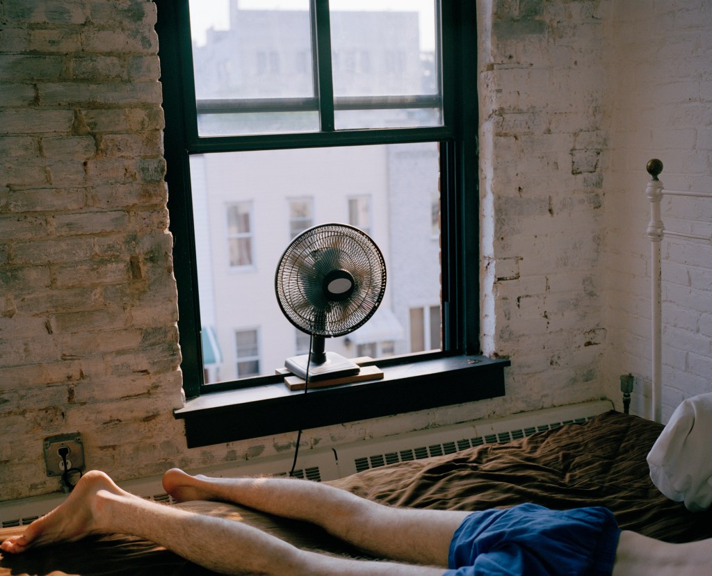 ventilator bett fenster hitze sommer