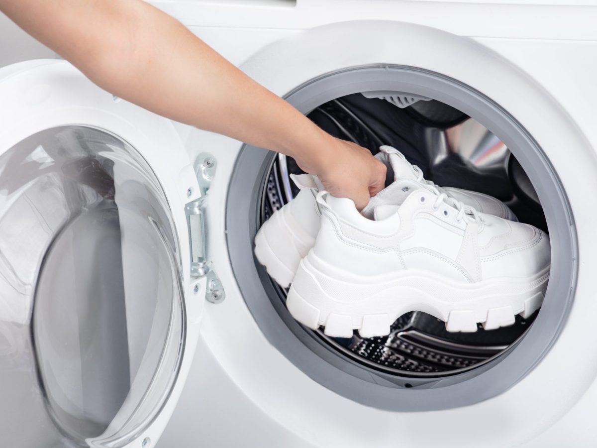 weiße sneaker waschmaschine