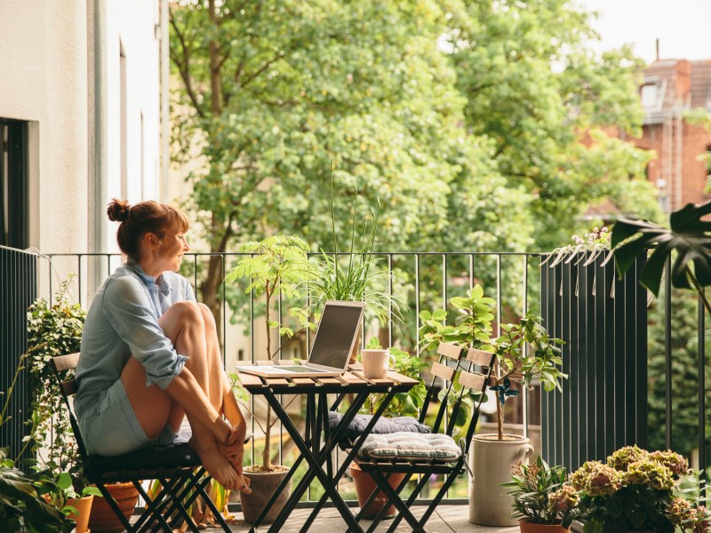 Frau Balkon