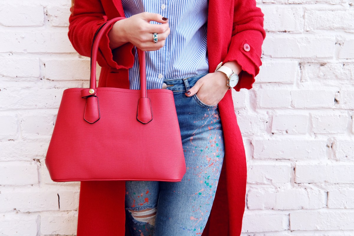 Frau mit Handtasche