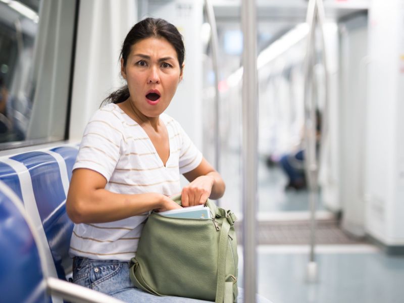 Taschendiebe in der Bahn: So schützt du dich