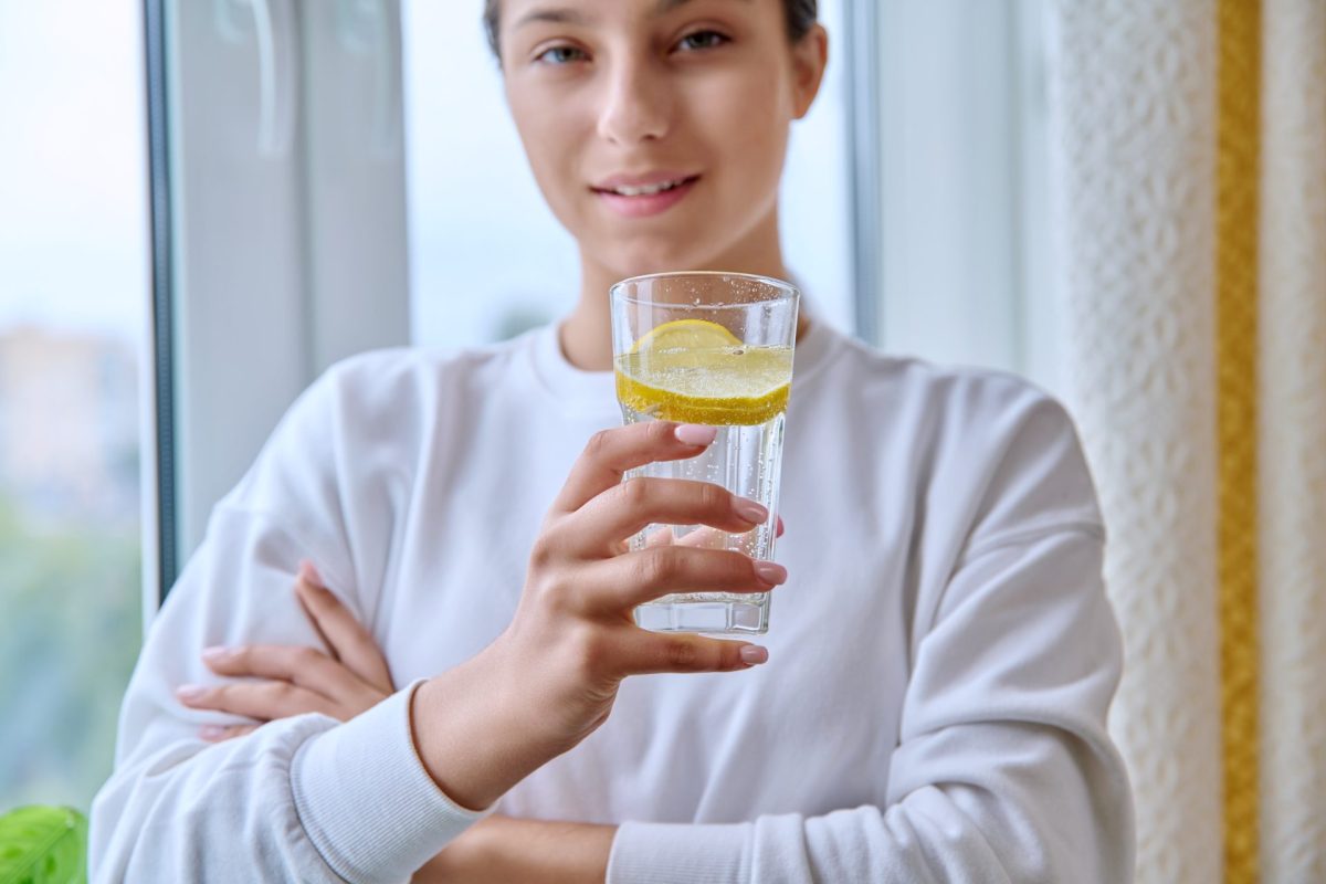 Frau Wasser Zitrone