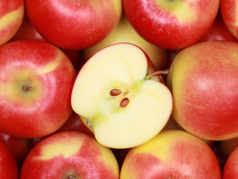 Apfel entkernen: Kitchen Hack mit Korkenzieher